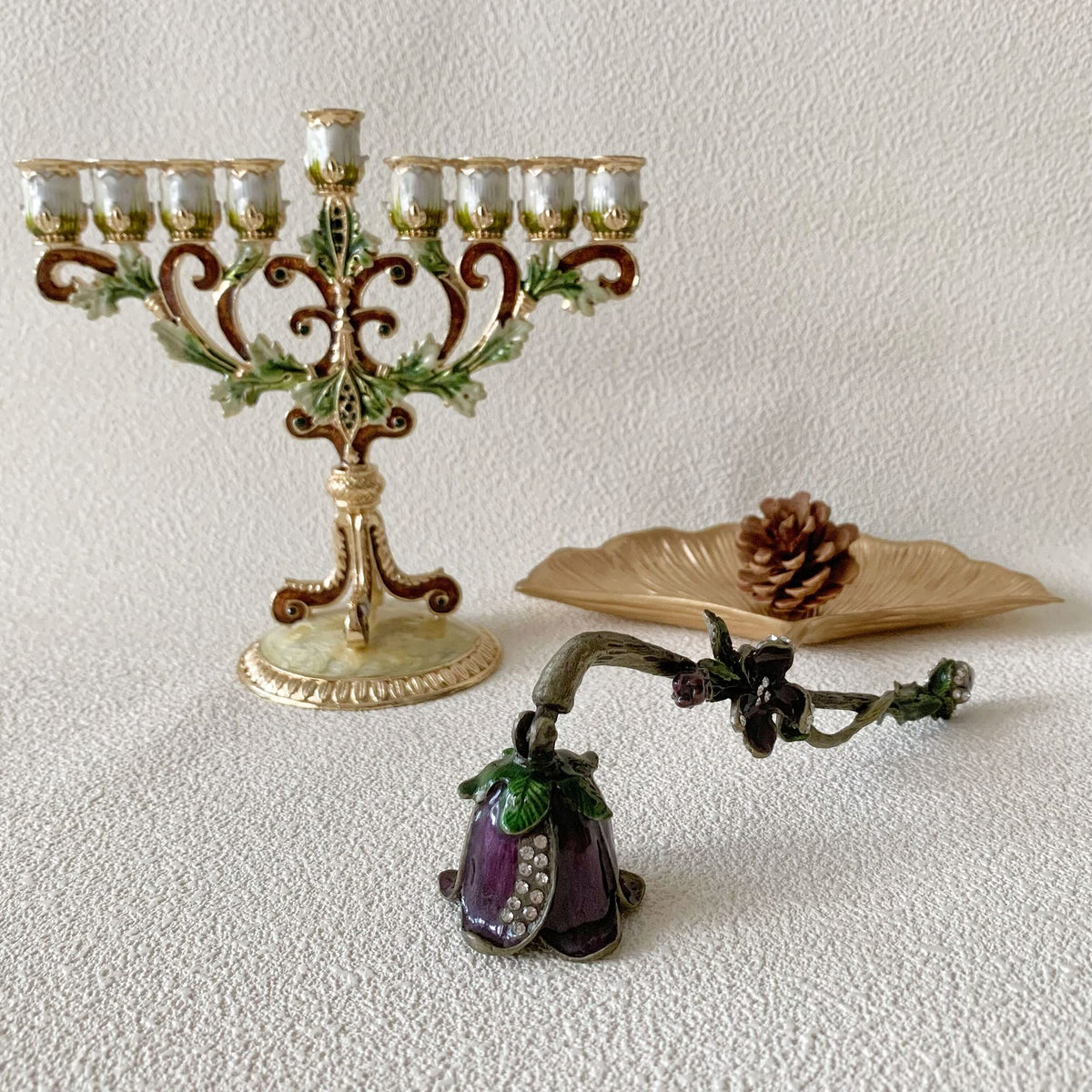Pasiir Candle Snuffer, Unique Candle Extinguisher Snuffer, Decorative Candle Extinguisher Metal Candle Tool (Purple)