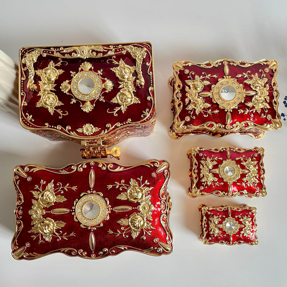 Truewon Vintage Jewelry Chest Rose Pastoral Metal Box Gem Case
