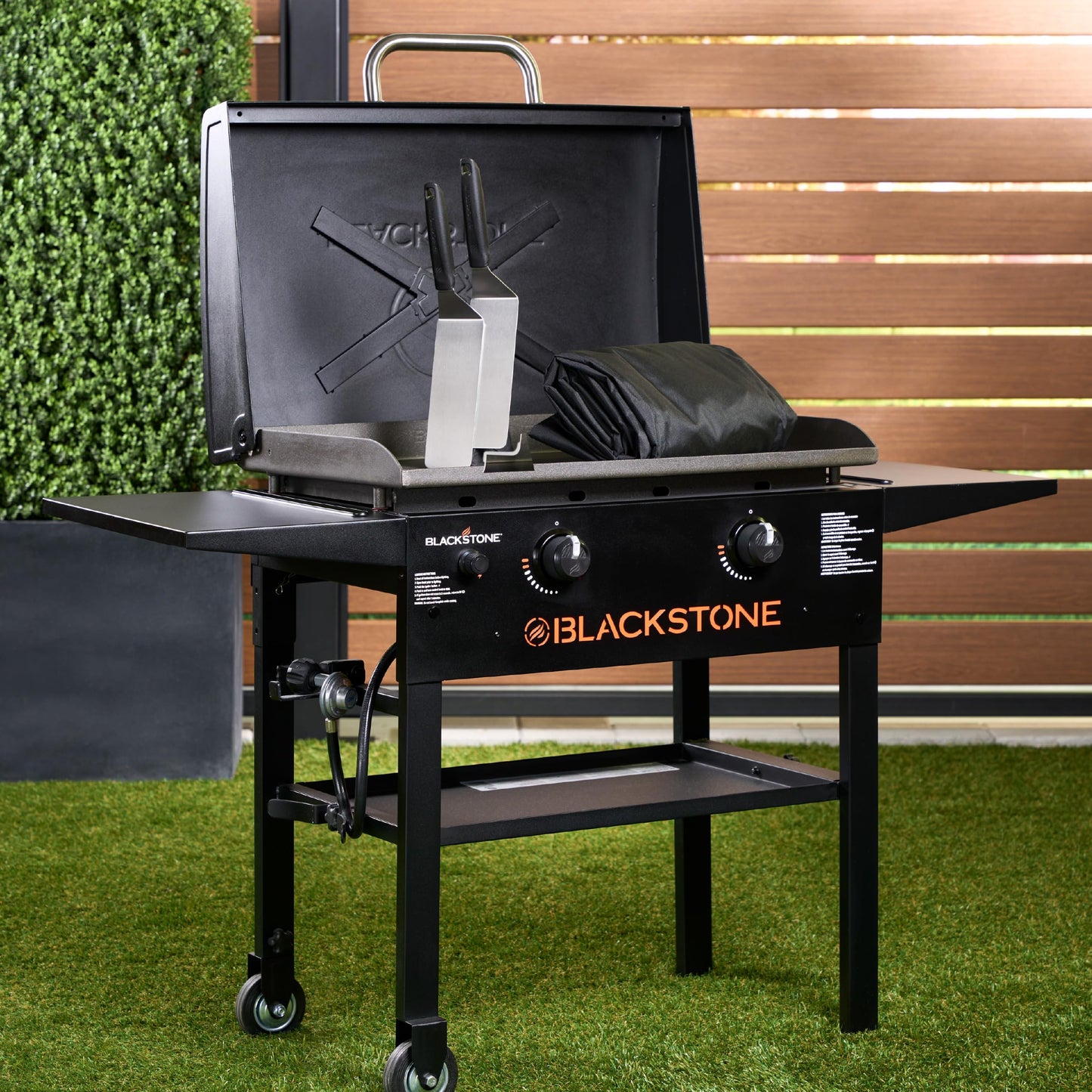 Blackstone 2450AZ 28" Omnivore Griddle with Hood Bundle