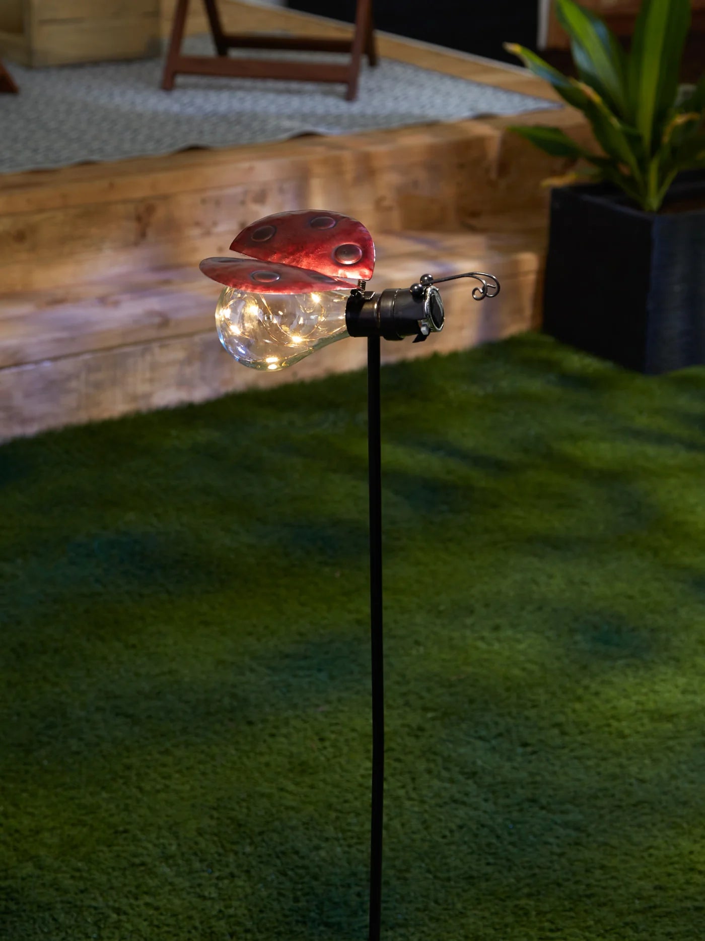 LADYBUG GLOW BUG SOLAR STAKE