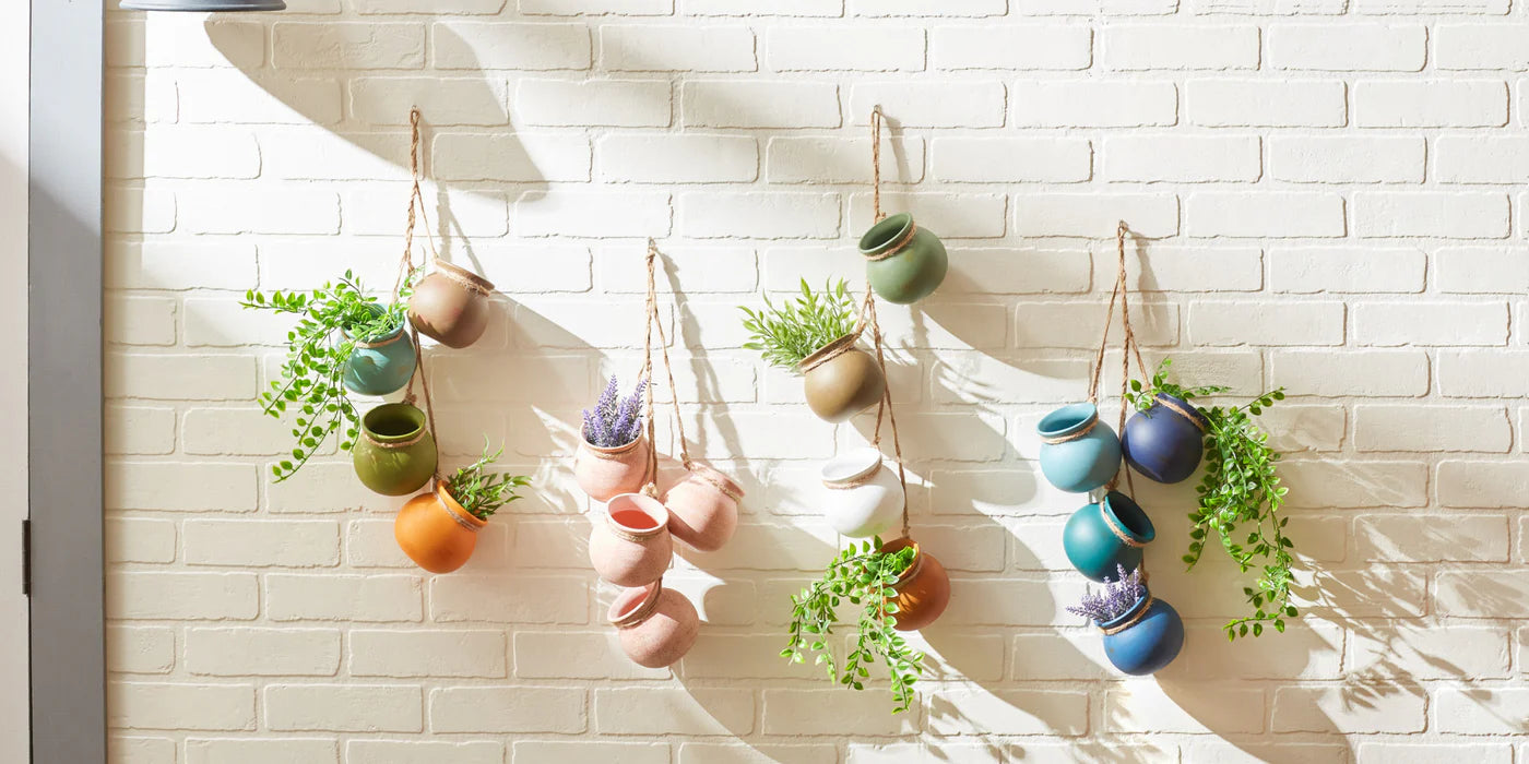 NEUTRAL GARDEN DANGLING MINI POTS