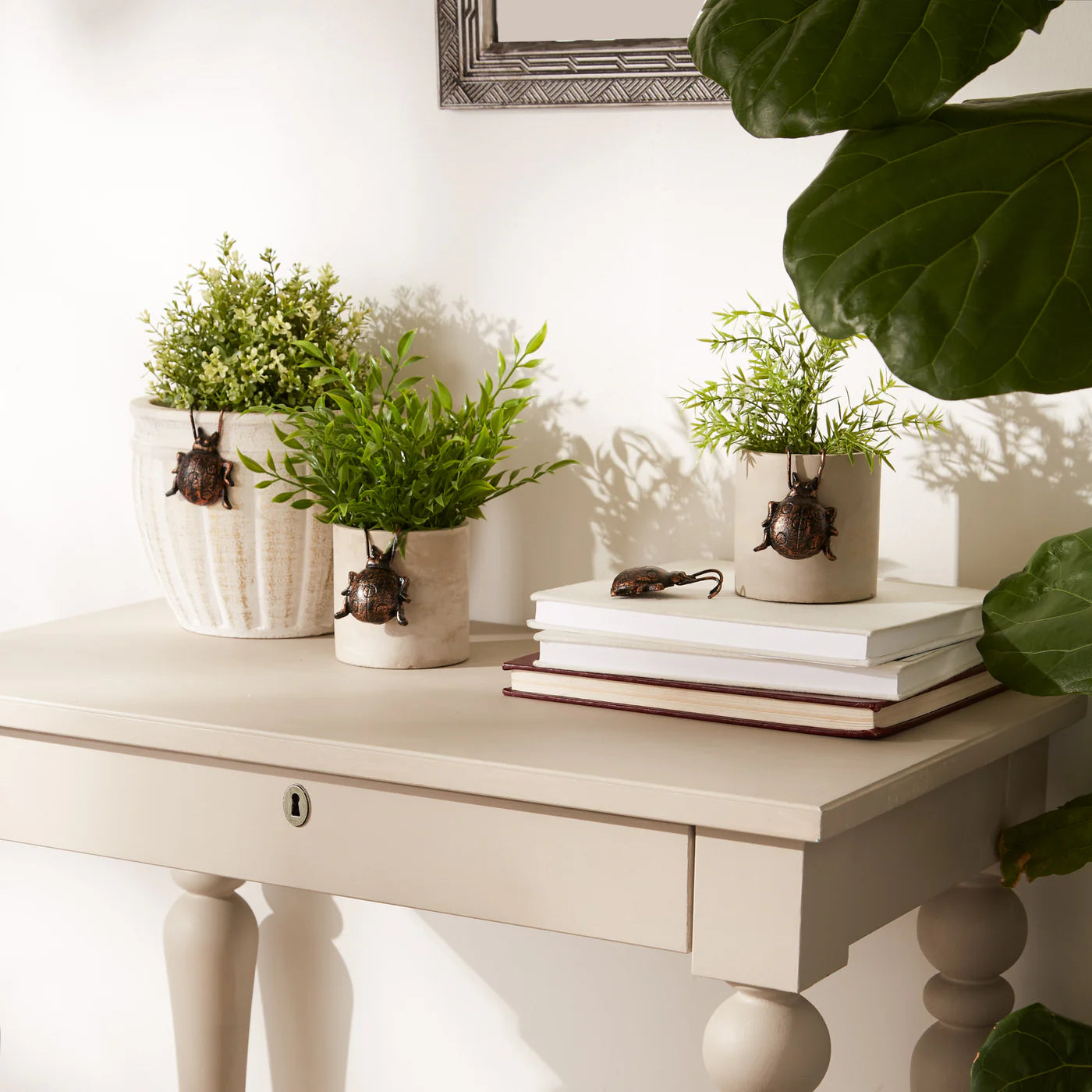 LADYBUG CAST IRON POT HANGER SET OF 4