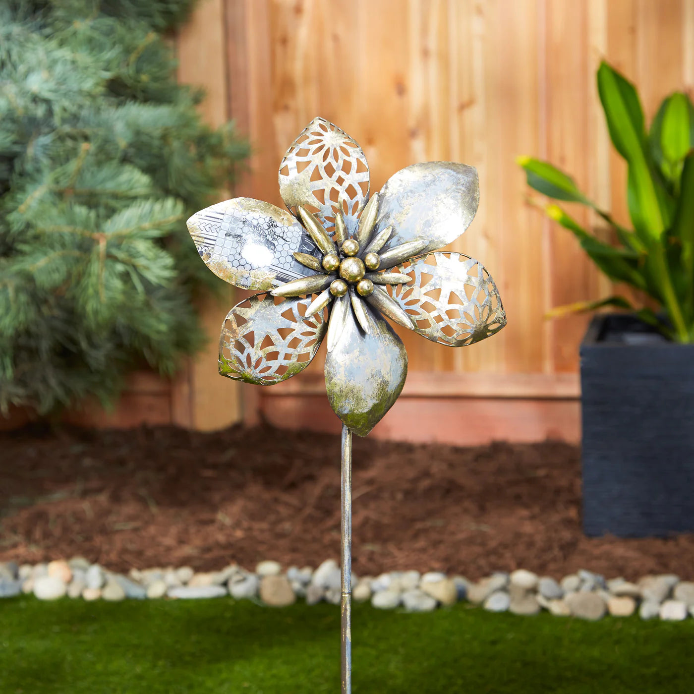 SMALL FLOWER GARDEN STAKE