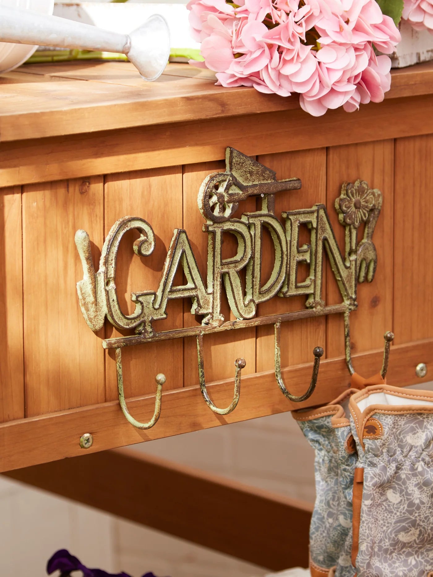 GARDEN CAST IRON WALL HOOK