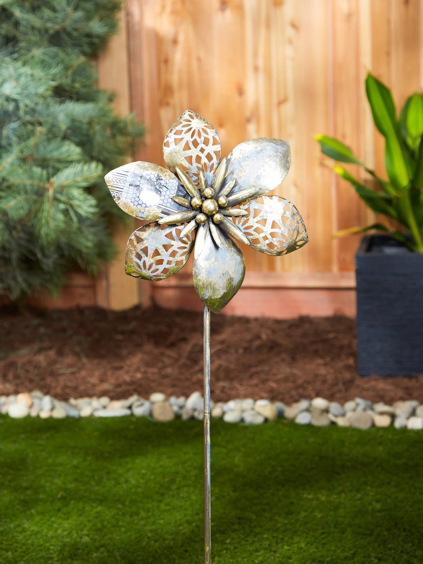 SMALL FLOWER GARDEN STAKE